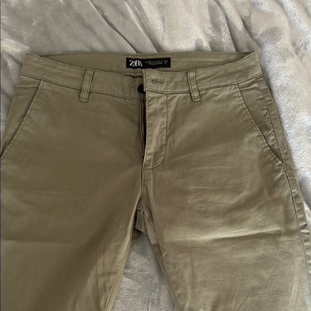 Zara Men's Green Khaki Pants